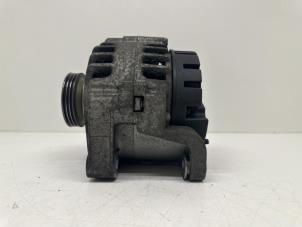 Gebruikte Alternator Dacia Sandero I (BS) 1.2 16V Prijs € 30,00 Margeregeling aangeboden door Autohandel & Demontage Weteringbrug