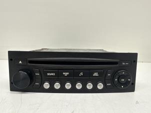 Gebruikte Radio Citroen Jumpy (G9) 1.6 HDI 16V Prijs € 30,00 Margeregeling aangeboden door Autohandel & Demontage Weteringbrug