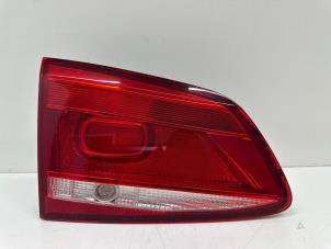 Gebruikte Achterlicht links Volkswagen Passat Variant (365) 1.4 TSI 16V Prijs € 30,00 Margeregeling aangeboden door Autohandel & Demontage Weteringbrug