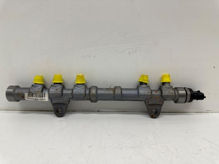 Gebruikte Injector brug Fiat Fiorino (225) 1.3 D 16V Multijet Prijs € 50,00 Margeregeling aangeboden door Autohandel & Demontage Weteringbrug