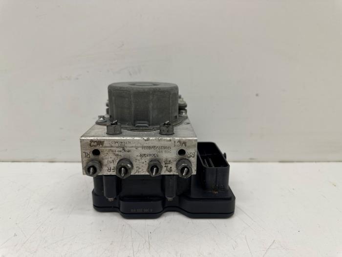 Gebruikte ABS Pomp Fiat Fiorino (225) 1.3 D 16V Multijet Prijs € 100,00 Margeregeling aangeboden door Autohandel & Demontage Weteringbrug
