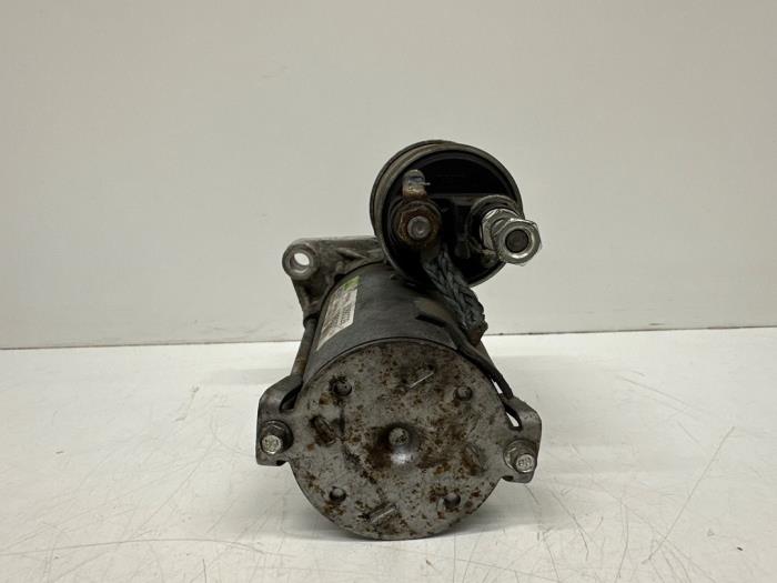 Startmotor van een Fiat Doblo Cargo (263) 1.3 D Multijet 2011