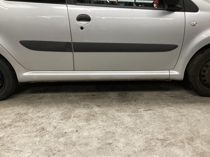 Dorpel rechts van een Toyota Aygo (B10) 1.0 12V VVT-i 2011