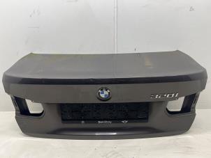 Gebruikte Achterklep BMW 3 serie (F30) 320i 2.0 16V Prijs € 200,00 Margeregeling aangeboden door Autohandel & Demontage Weteringbrug