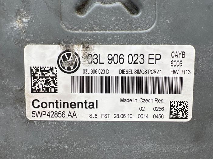 Computer Motormanagement van een Volkswagen Polo V (6R) 1.6 TDI 16V 90 2011