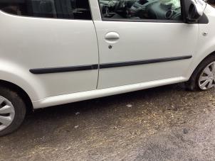 Gebruikte Dorpel rechts Peugeot 107 1.0 12V Prijs op aanvraag aangeboden door Autohandel & Demontage Weteringbrug