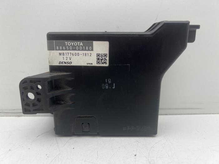 Gebruikte Computer Koeling Toyota Yaris II (P9) 1.4 D-4D Prijs € 25,00 Margeregeling aangeboden door Autohandel & Demontage Weteringbrug
