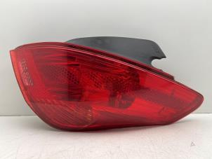 Gebruikte Achterlicht rechts Peugeot 308 (4A/C) 1.6 VTI 16V Prijs € 30,00 Margeregeling aangeboden door Autohandel & Demontage Weteringbrug