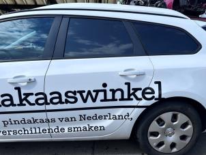 Gebruikte Deur 4Deurs links-achter Opel Astra J Sports Tourer (PD8/PE8/PF8) 1.3 CDTI 16V ecoFlex Prijs € 250,00 Margeregeling aangeboden door Autohandel & Demontage Weteringbrug