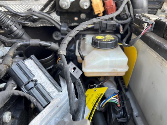 Gebruikte Rembooster Volkswagen Golf VII (AUA) 1.6 TDI BMT 16V Prijs € 100,00 Margeregeling aangeboden door Autohandel & Demontage Weteringbrug
