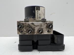 Gebruikte ABS Pomp Volkswagen Caddy III (2KA,2KH,2CA,2CH) 1.9 TDI Prijs € 50,00 Margeregeling aangeboden door Autohandel & Demontage Weteringbrug