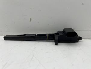 Gebruikte Olie niveau sensor Volkswagen Polo V (6R) 1.2 12V Prijs € 15,00 Margeregeling aangeboden door Autohandel & Demontage Weteringbrug