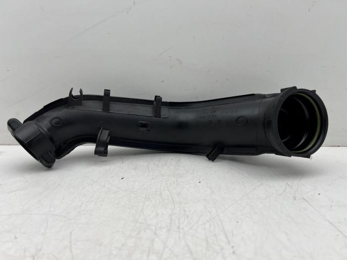 Gebruikte Intercooler Buis Volkswagen Passat Variant (365) 1.4 TSI 16V Prijs € 10,00 Margeregeling aangeboden door Autohandel & Demontage Weteringbrug