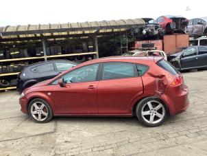 Gebruikte Dorpel links Seat Leon (1P1) 1.4 TSI 16V Prijs op aanvraag aangeboden door Autohandel & Demontage Weteringbrug