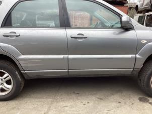 Gebruikte Dorpel rechts Kia Sportage (JE) 2.0 CVVT 16V 4x2 Prijs op aanvraag aangeboden door Autohandel & Demontage Weteringbrug