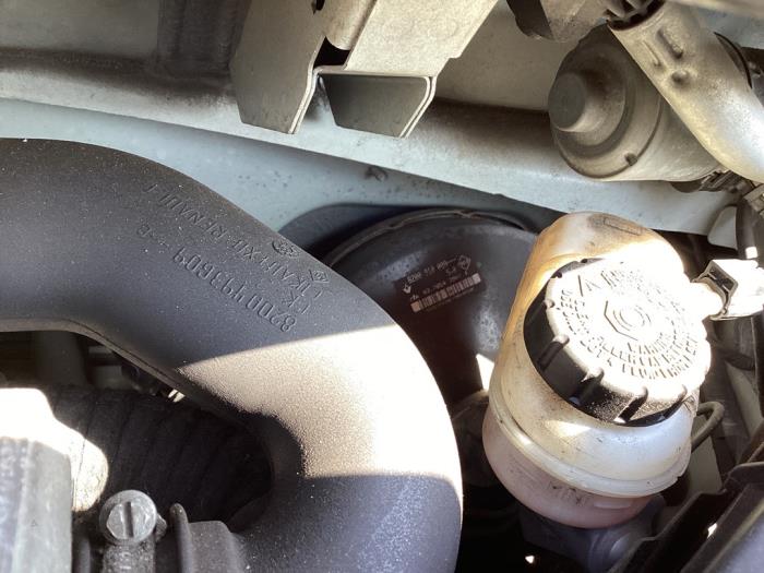 Gebruikte Rembol Renault Twingo II (CN) 1.2 Prijs € 40,00 Margeregeling aangeboden door Autohandel & Demontage Weteringbrug