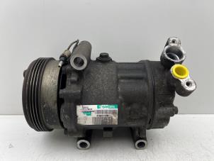 Gebruikte Aircopomp Renault Clio II (BB/CB) 1.2 16V Prijs € 30,00 Margeregeling aangeboden door Autohandel & Demontage Weteringbrug