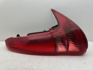 Gebruikte Achterlicht rechts Peugeot 206 SW (2E/K) 1.6 16V Prijs € 25,00 Margeregeling aangeboden door Autohandel & Demontage Weteringbrug