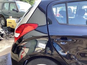 Gebruikte Achterscherm rechts Hyundai i20 1.2i 16V Prijs op aanvraag aangeboden door Autohandel & Demontage Weteringbrug
