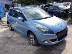 Gebruikte Aandrijfas rechts-voor Renault Scénic III (JZ) 1.6 Energy dCi 130 Prijs € 55,00 Margeregeling aangeboden door Autohandel & Demontage Weteringbrug