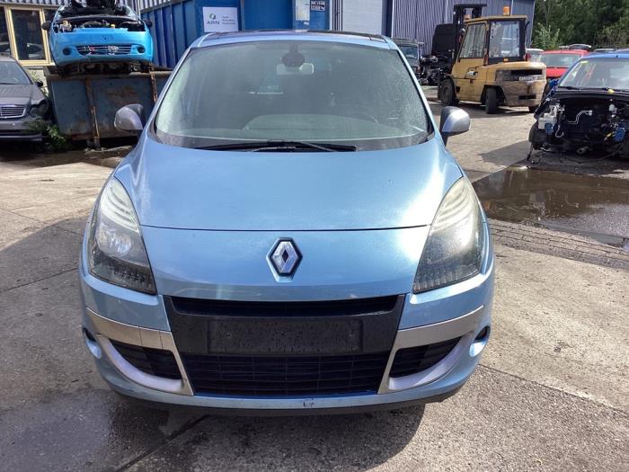 Gebruikte Subframe Renault Scénic III (JZ) 1.6 Energy dCi 130 Prijs € 100,00 Margeregeling aangeboden door Autohandel & Demontage Weteringbrug