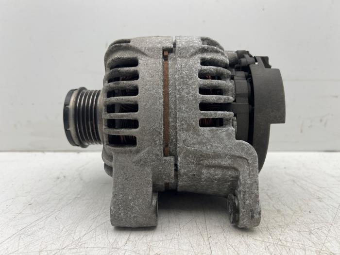 Gebruikte Dynamo Opel Corsa D 1.4 16V Twinport Prijs € 25,00 Margeregeling aangeboden door Autohandel & Demontage Weteringbrug