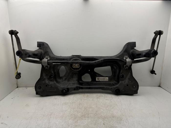 Gebruikte Subframe Cupra Formentor 1.5 TSI 16V Prijs € 250,00 Margeregeling aangeboden door Autohandel & Demontage Weteringbrug