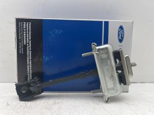 Gebruikte Deurvanger 2Deurs links Ford Transit 2.0 TDCi 16V Eco Blue 130 Prijs € 20,00 Margeregeling aangeboden door Autohandel & Demontage Weteringbrug