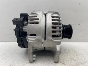 Gebruikte Dynamo Volkswagen Golf IV (1J1) 1.6 16V Prijs € 75,00 Margeregeling aangeboden door Autohandel & Demontage Weteringbrug
