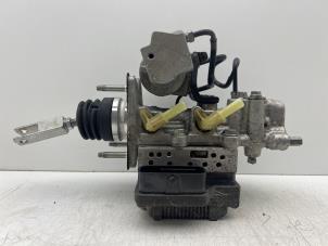 Gebruikte ABS Pomp Toyota RAV4 (A4) 2.5 Hybrid 16V VVT-i 4x4 Prijs € 1.750,00 Margeregeling aangeboden door Autohandel & Demontage Weteringbrug