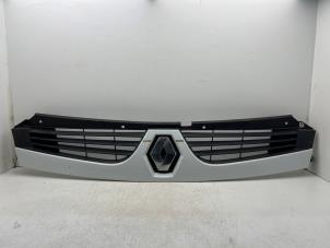 Gebruikte Grille Renault Master II (FD/HD) 2.5 dCi 120 FAP Prijs € 42,35 Inclusief btw aangeboden door Autohandel & Demontage Weteringbrug