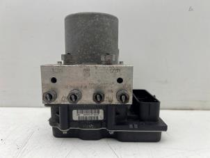 Gebruikte ABS Pomp Citroen C4 Grand Picasso (UA) 2.0 HDiF 16V 135 Prijs € 75,00 Margeregeling aangeboden door Autohandel & Demontage Weteringbrug