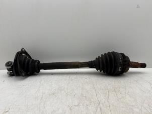 Gebruikte Aandrijfas links-voor Opel Movano (4A1; 4A2; 4B2; 4B3; 4C2; 4C3) 2.5 CDTI Prijs € 55,00 Margeregeling aangeboden door Autohandel & Demontage Weteringbrug