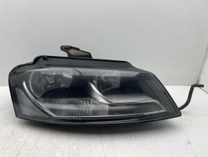 Gebruikte Koplamp rechts Audi A3 Sportback (8PA) 1.2 TFSI Prijs € 200,00 Margeregeling aangeboden door Autohandel & Demontage Weteringbrug