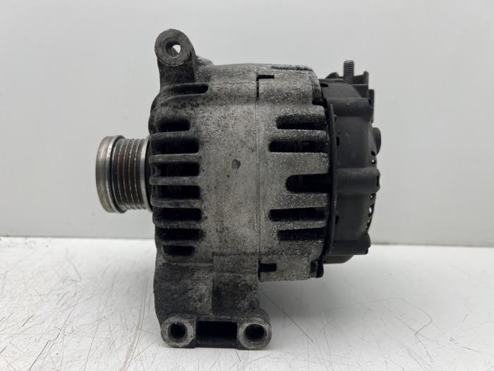 Gebruikte Alternator Mercedes B (W245) 2.0 B-180 CDI 16V Prijs € 50,00 Margeregeling aangeboden door Autohandel & Demontage Weteringbrug
