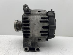 Gebruikte Dynamo Mercedes B (W245) 2.0 B-180 CDI 16V Prijs € 50,00 Margeregeling aangeboden door Autohandel & Demontage Weteringbrug