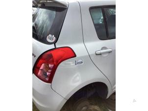 Gebruikte Achterscherm rechts Suzuki Swift (ZA/ZC/ZD1/2/3/9) 1.3 VVT 16V Prijs op aanvraag aangeboden door Autohandel & Demontage Weteringbrug