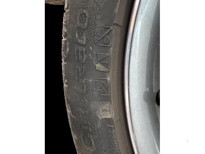 Velgen set + banden van een Volvo V40 (MV) 1.6 T2 GTDi 16V 2015