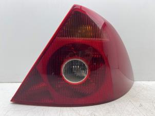 Gebruikte Achterlicht rechts Ford Mondeo III 1.8 16V Prijs € 20,00 Margeregeling aangeboden door Autohandel & Demontage Weteringbrug