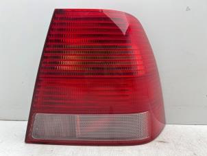 Gebruikte Achterlicht rechts Volkswagen Bora (1J2) 2.0 Prijs € 15,00 Margeregeling aangeboden door Autohandel & Demontage Weteringbrug