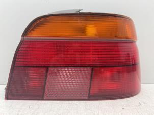 Gebruikte Achterlicht rechts BMW 5 serie (E39) 525 td Prijs € 20,00 Margeregeling aangeboden door Autohandel & Demontage Weteringbrug