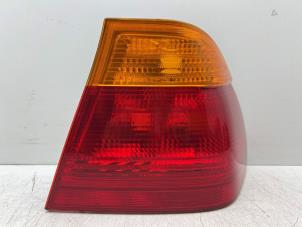 Gebruikte Achterlicht rechts BMW 3 serie (E46/4) 318i 16V Prijs € 25,00 Margeregeling aangeboden door Autohandel & Demontage Weteringbrug