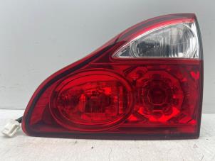 Gebruikte Achterlicht rechts Toyota Avensis Verso (M20) 2.0 16V VVT-i D-4 Prijs € 40,00 Margeregeling aangeboden door Autohandel & Demontage Weteringbrug