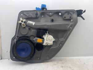 Gebruikte Ruitmechaniek 4Deurs rechts-achter Volkswagen Golf IV (1J1) 1.4 16V Prijs € 20,00 Margeregeling aangeboden door Autohandel & Demontage Weteringbrug