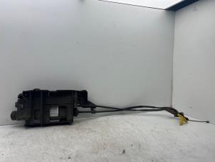 Gebruikte Handrem motor Renault Scénic II (JM) 1.6 16V Prijs € 170,00 Margeregeling aangeboden door Autohandel & Demontage Weteringbrug