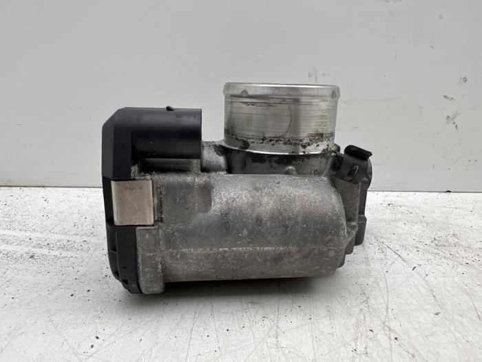 Gebruikte Gasklephuis Volvo V40 (MV) 1.6 T3 GTDi 16V Prijs € 30,00 Margeregeling aangeboden door Autohandel & Demontage Weteringbrug