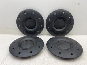 Gebruikte Wieldop set Volkswagen Caddy III (2KA,2KH,2CA,2CH) 1.6 Prijs € 40,00 Margeregeling aangeboden door Autohandel & Demontage Weteringbrug