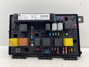 Gebruikte Zekeringkast Opel Astra H SW (L35) 1.6 16V Twinport Prijs € 45,00 Margeregeling aangeboden door Autohandel & Demontage Weteringbrug