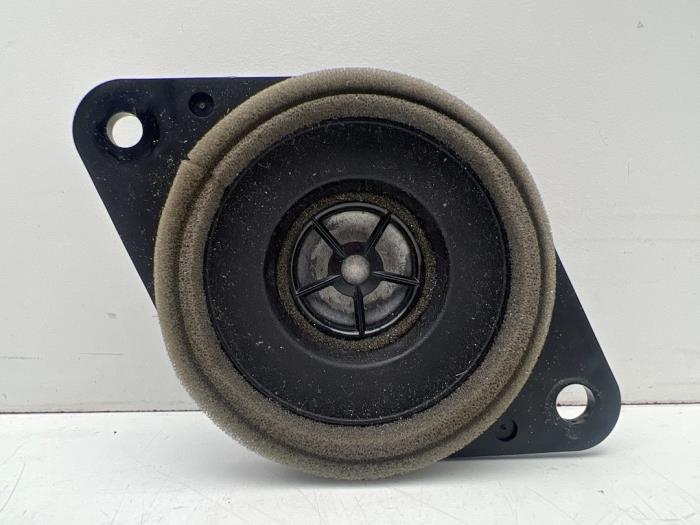 Luidspreker van een Toyota RAV4 (A4) 2.5 Hybrid 16V VVT-i 4x4 2016