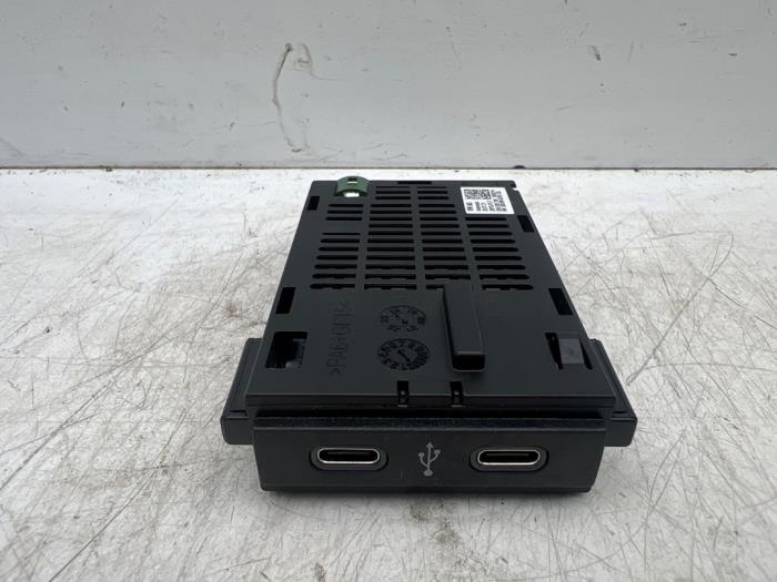 AUX/USB aansluiting van een Volkswagen Polo VI (AW1) 1.0 TSI 12V 2022